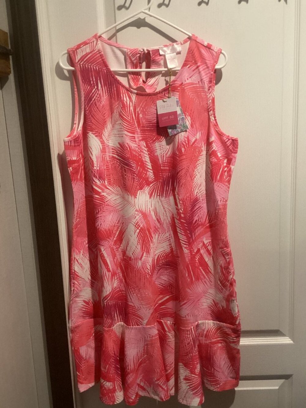 NWT Women's Stella Parker Sleeveless Pink and White Shift Dress - Size Large